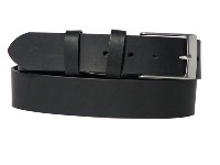 Men belts - Jeans Men belts - 99910753 / 40, nikelj saten Jeans moški usnjeni pasovi so izdelani iz govejega usnja debeline 3,5 - 4 mm, serija 100000. Naši jeans pasovi imajo izredne lastnosti glede trajnosti in trpežnosti. Usnjeni pasovi imajo zaponko na usnjenem jezièku z vijakom pritrjeno na jeans pas kar vam omogoèa enostavno krajšanje.